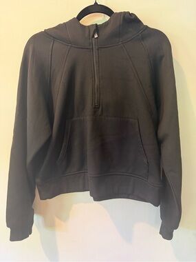 Ulu Black Half-Zip Crop Sweatshirt with hood